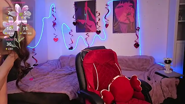 KiraGlam online show from March 12, 2026, 8:18 am