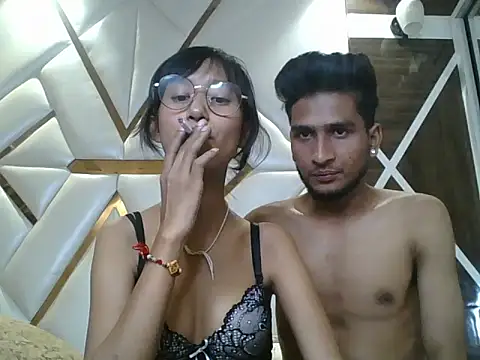 lily 9900 online show from September 17, 2025, 4:31 pm