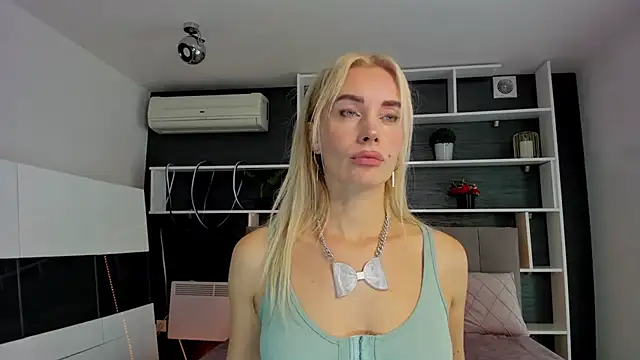 SabrinaSharm online show from September 19, 2025, 11:47 am