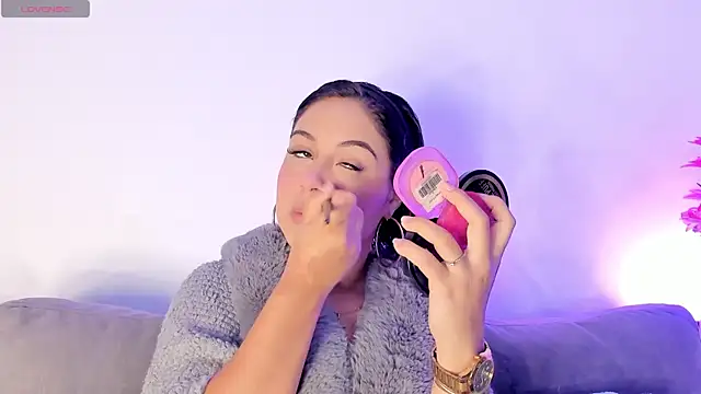 Snapshot of AnaLevii chatting on January 15, 2026, 9:45 am AnaLevii online show from January 15, 2026, 9:45 am