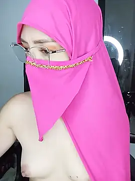 Snapshot of Eyad__H chatting on July 19, 2026, 9:44 pm Eyad H online show from July 19, 2026, 9:44 pm