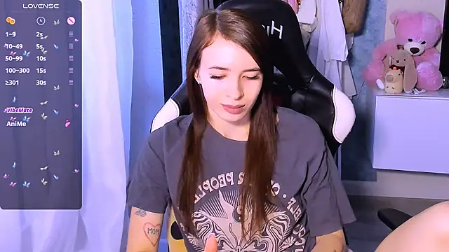 ZoyaMill online show from September 15, 2025, 4:24 am