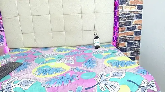 marilunabrown303av online show from October 11, 2025, 11:55 am