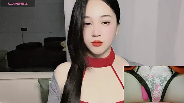 woaiqinqin online show from December 17, 2025, 4:23 pm