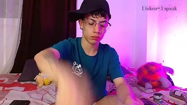 aaronjames1 online show from December 20, 2025, 1:30 am