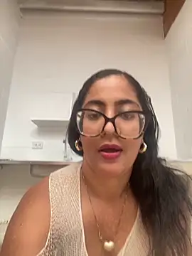 Jessyivonne online show from October 17, 2025, 1:57 pm