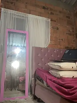 Jessyivonne online show from April 28, 2026, 2:27 am