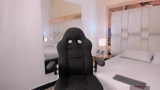 Snapshot of REINA_ADAHARA chatting on March 26, 2026, 3:38 am REINA ADAHARA online show from March 26, 2026, 3:38 am