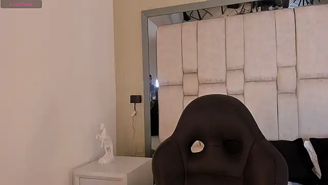 Snapshot of REINA_ADAHARA chatting on March 13, 2026, 3:44 am REINA ADAHARA online show from March 13, 2026, 3:44 am