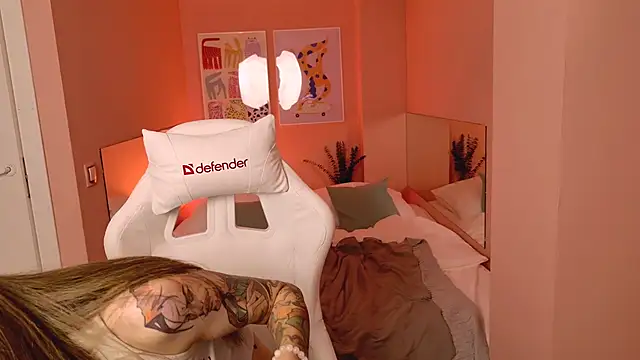 MiaGraham1 online show from October 11, 2025, 3:35 pm