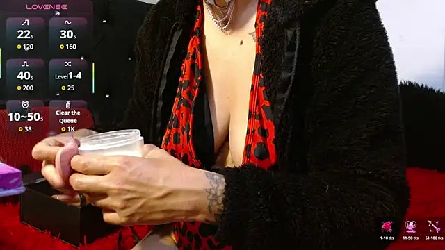 Divinejewel444 online show from November 5, 2025, 7:11 am