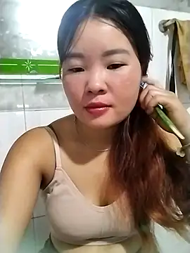 lylylove online show from July 11, 2026, 11:27 pm