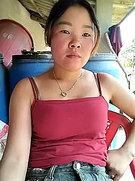 lylylove online show from June 24, 2026, 4:11 am