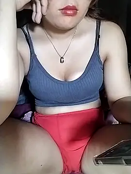 Snapshot of lylylove chatting on June 4, 2026, 12:59 am lylylove online show from June 4, 2026, 12:59 am