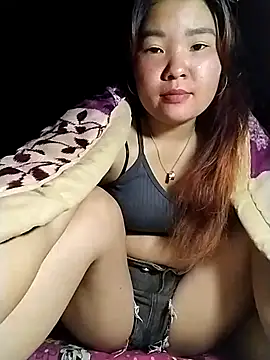 lylylove online show from April 30, 2026, 12:45 pm