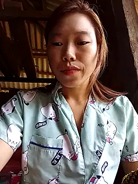 Ngocmi909 online show from October 28, 2025, 1:17 am