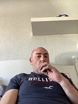 Snapshot of Richmcgee chatting on April 18, 2026, 3:58 pm Richmcgee online show from April 18, 2026, 3:58 pm