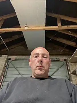 Snapshot of Richmcgee chatting on June 13, 2026, 7:34 pm Richmcgee online show from June 13, 2026, 7:34 pm