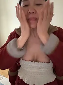 xiiuuff18 online show from February 11, 2026, 11:59 pm