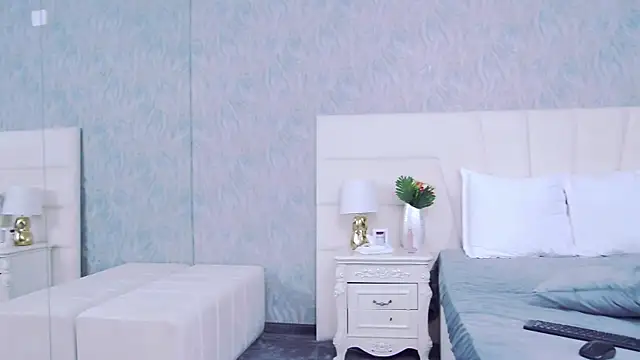 GraceRous online show from October 3, 2025, 5:20 am