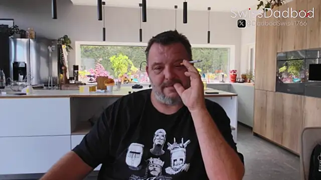 Snapshot of SwissDadbod chatting on September 14, 2025, 12:05 pm SwissDadbod online show from September 14, 2025, 12:05 pm