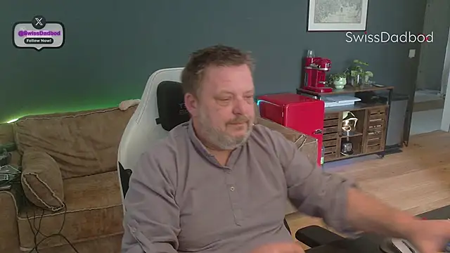 Snapshot of SwissDadbod chatting on March 9, 2026, 12:41 pm SwissDadbod online show from March 9, 2026, 12:41 pm