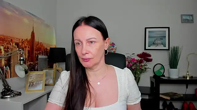 Velvet Jasmine online show from September 10, 2025, 5:28 am