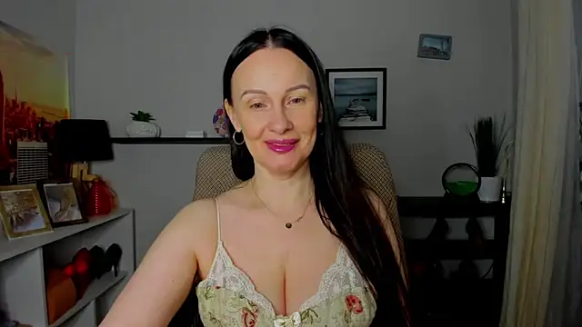 Velvet Jasmine online show from November 6, 2025, 6:39 am