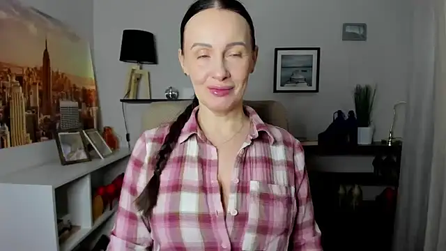 Velvet Jasmine online show from March 5, 2026, 6:32 am