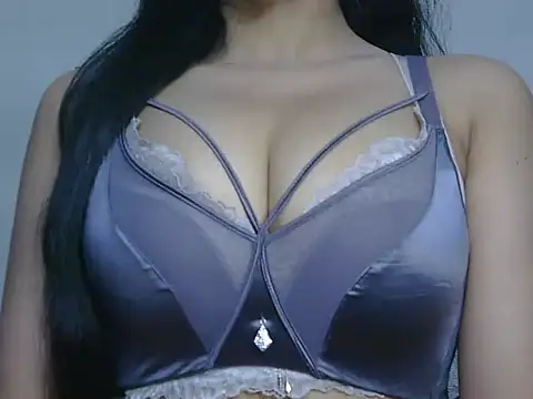 Glamorous Aditi online show from February 4, 2026, 5:52 pm