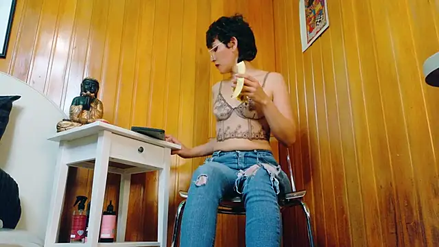 Zafiro Gem  online show from October 18, 2025, 8:00 pm