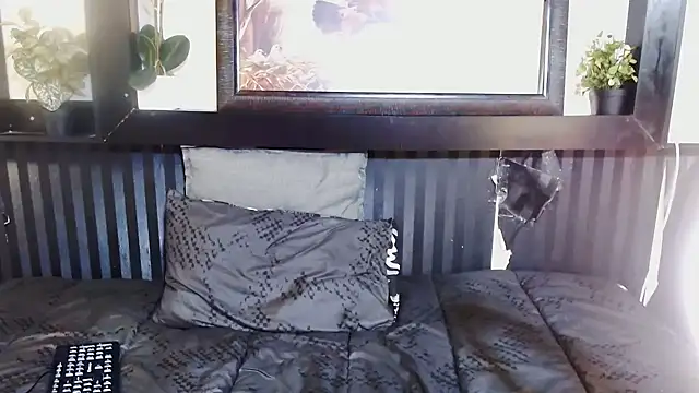 DarkQueen25x online show from October 11, 2025, 10:11 pm