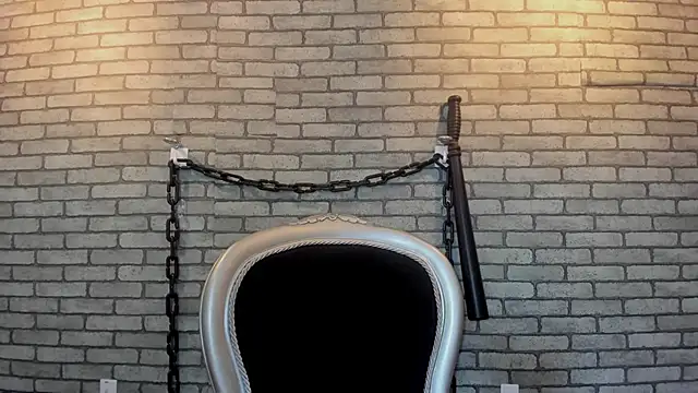 Briana 24 online show from December 5, 2025, 3:10 pm