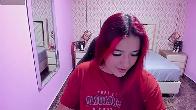 LINZI LENNOX online show from September 29, 2025, 2:29 am