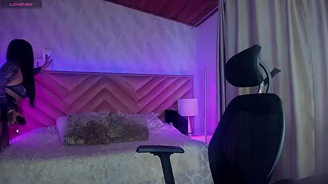  raven black online show from February 25, 2026, 1:22 pm