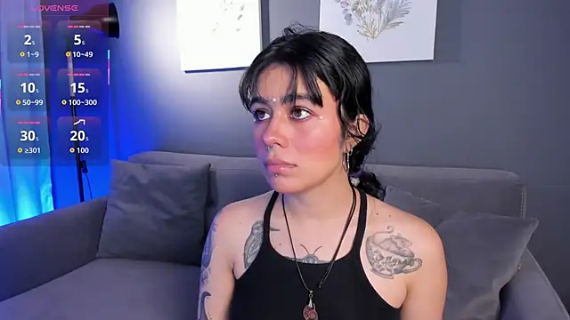 flower smith  online show from November 6, 2025, 11:47 am