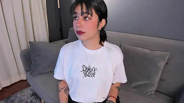 flower smith  online show from November 21, 2025, 11:42 am