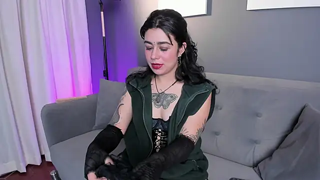 flower smith  online show from October 1, 2025, 11:36 am