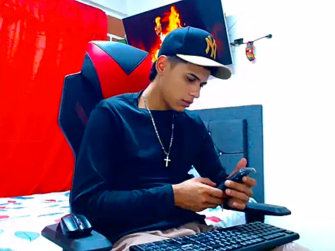 cristian tayron1 online show from June 13, 2026, 12:30 am