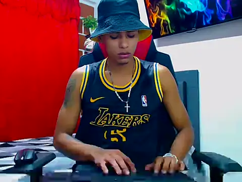 cristian tayron1 online show from July 4, 2026, 11:20 pm