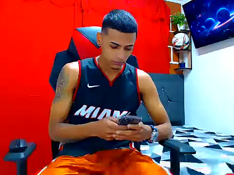 cristian tayron1 online show from July 21, 2026, 2:18 pm