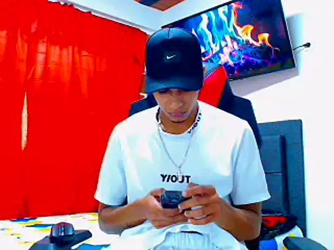 cristian tayron1 online show from July 26, 2026, 9:00 pm