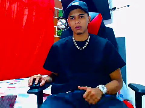 cristian tayron1 online show from June 12, 2026, 7:39 am