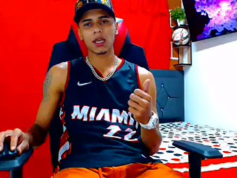 cristian tayron1 online show from July 13, 2026, 7:51 am