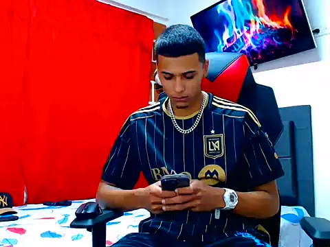 cristian tayron1 online show from July 28, 2026, 6:20 pm