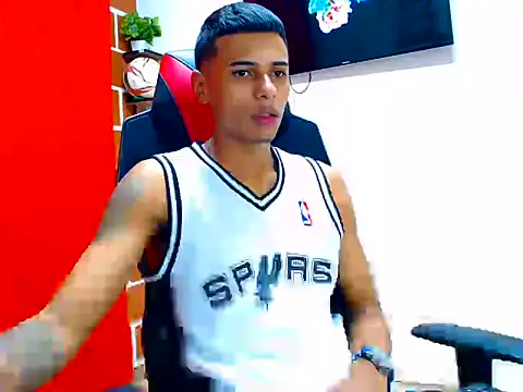 cristian tayron1 online show from August 9, 2026, 11:22 pm