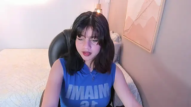 Julieth brown  online show from October 13, 2025, 7:48 pm