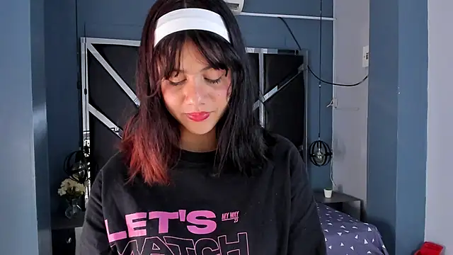 Julieth brown  online show from October 8, 2025, 7:47 pm