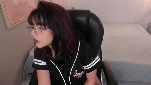 Julieth brown  online show from January 12, 2026, 8:04 pm