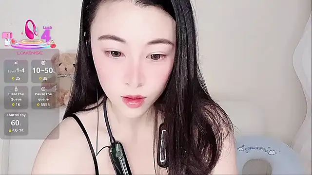 LuLu-Moon online show from September 19, 2025, 6:39 am